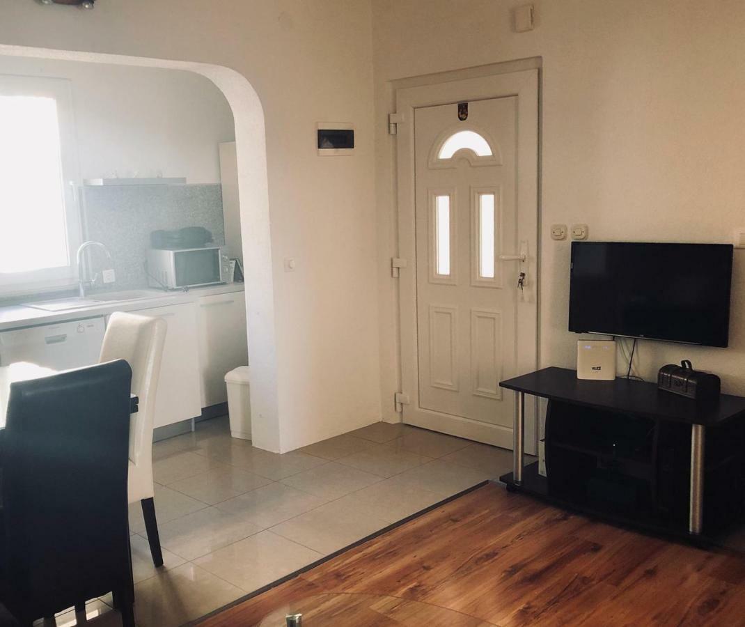 Apartman Stevic Pisak Exterior photo